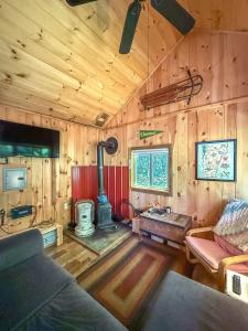 307 Kidder Hill Ridge, Irasburg, Vermont 05845, USA