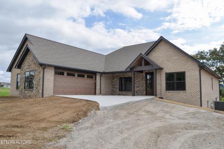 5843 Dunbar Rd, Crossville, Tennessee 38572, USA