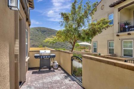 877 Blackstone Dr, San Marcos, California 92078