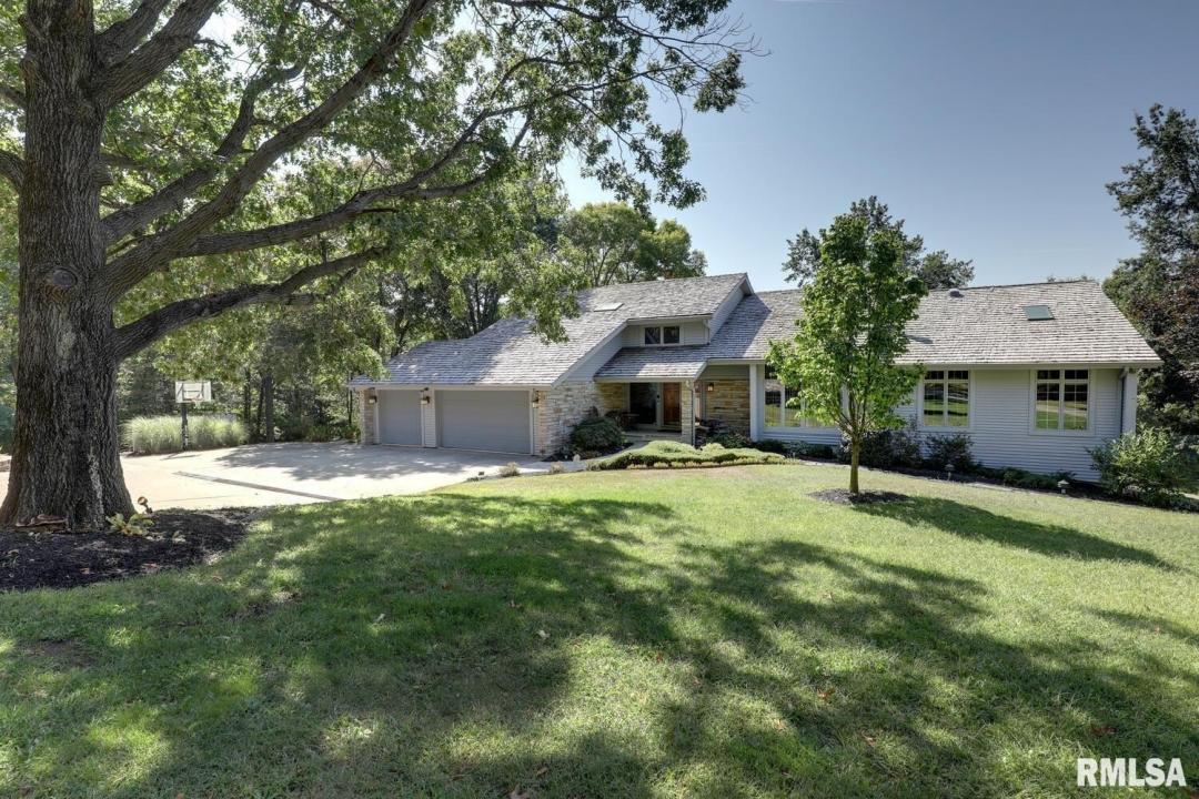 100 S QUAIL WALK Road, Macomb, Illinois 61455