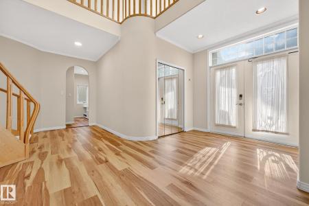 106 FARNELL CLOSE NW, Edmonton, Alberta T6R 2E4, Canada