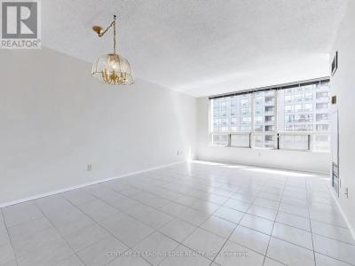5785 YONGE STREET, Toronto (newtonbrook East), 安大略省 M2M 4J2, 加拿大