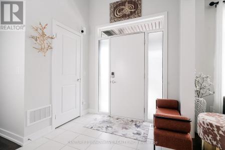 1076 THOMPSON DRIVE, Oshawa (kedron), 安大略省 L1L 0V5, 加拿大