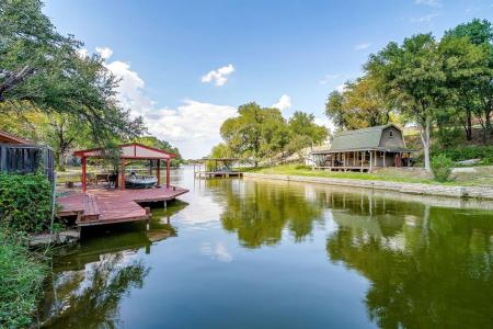 120 Siesta Court, Granbury, Texas 76048, USA