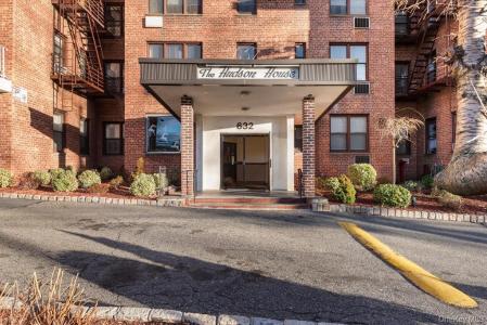 632 Warburton #6K, Yonkers, New York 10701