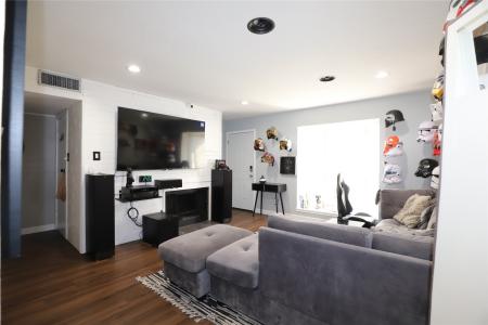 2103 Place Rebecca Lane D6, Houston, Texas 77090, Stati Uniti