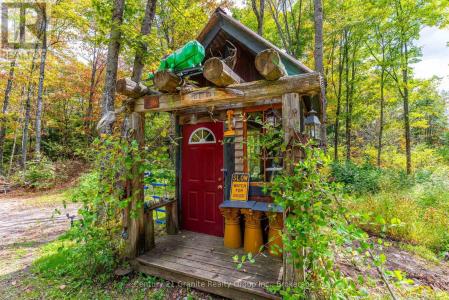 17502 HIGHWAY 118, Highlands East (monmouth), Ontario K0L 2Y0, Canadá