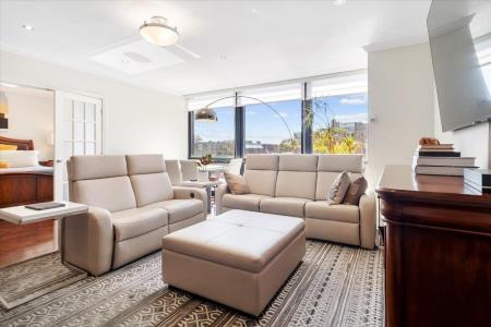 3  Rue Westmount-Square, Westmount, 魁北克省 H3Z 2S5, 加拿大