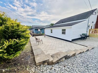 910 Fairview Street, Elizabethton, Tennessee 37643, USA