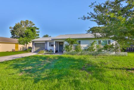 1219 70th Dr E, Sarasota, Florida 34243, USA