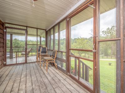 2451 Dog Trot Road, Frenchburg, Kentucky 40322, Estados Unidos