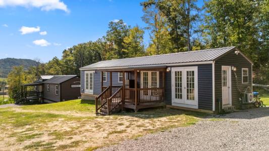 263 Clay Lick Road, Means, Kentucky 40346, USA