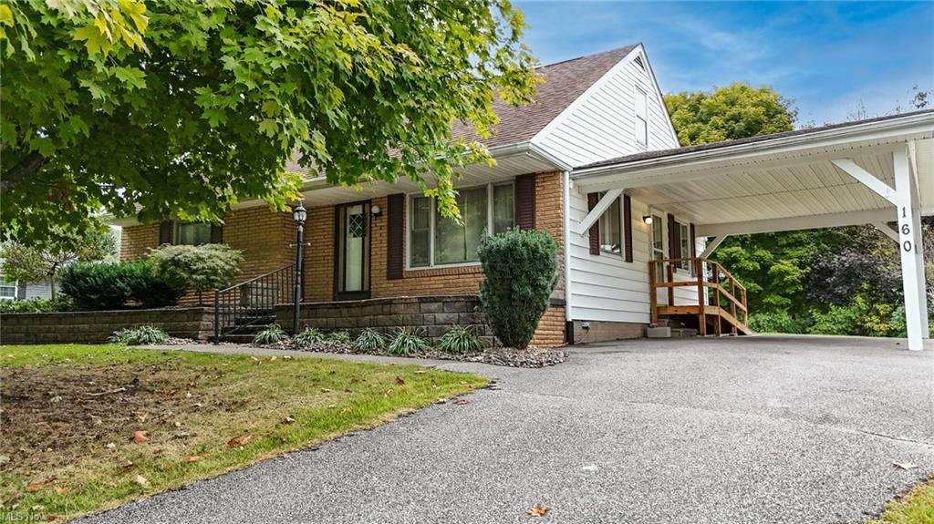 160 Poinciana St., Newport, Ohio 45768