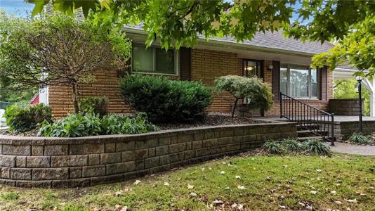 160 Poinciana St., Newport, Ohio 45768