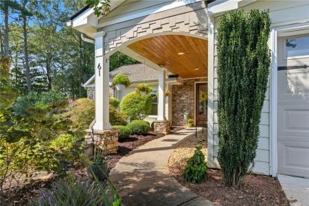 61 Holt Road NE, Marietta, Georgia 30068, USA