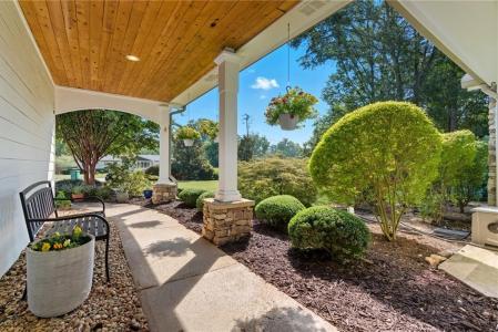 61 Holt Road NE, Marietta, Georgia 30068, USA