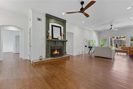 61 Holt Road NE, Marietta, Georgia 30068, USA