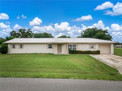 1708 Elf Drive, Sebring, Florida 33875, USA