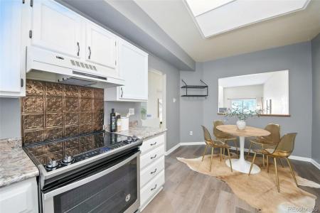 5555 E Briarwood Avenue, 706, Centennial, Kolorado 80122, USA