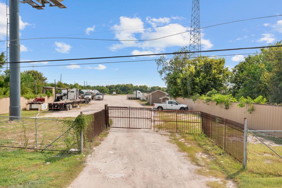 15630 Highway 6, Rosharon, Texas 77583