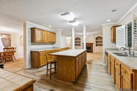 1210 E La Hwy 30, Gonzales, Louisiana 70737