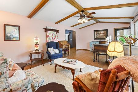 1326 E 7th Street, Pella, Iowa 50219