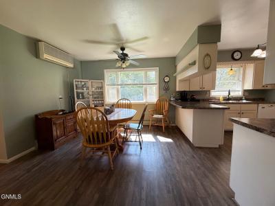 614 14th Street, Jamestown, 北达科他州 58401, 美国