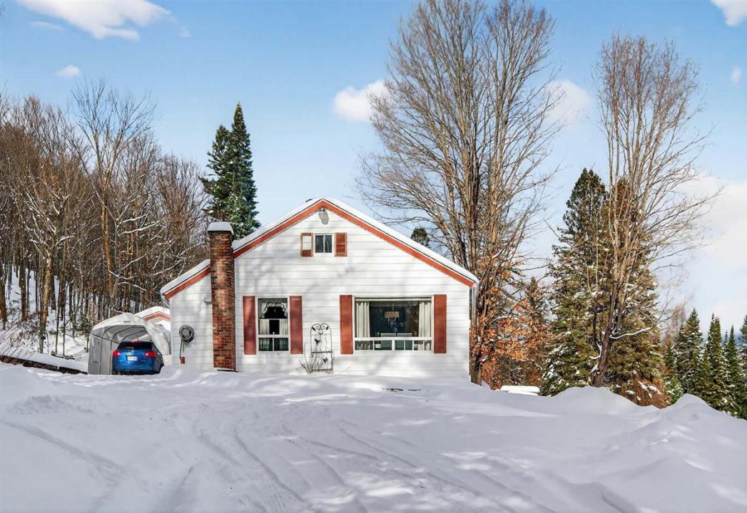 5048 Ch. Renaud, Sainte-Agathe-des-Monts, Quebec J8C 2Z8, Canada