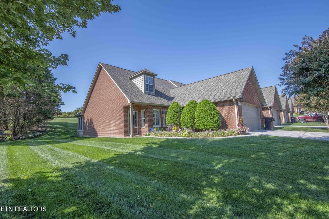 253 Meadow Walk Ln Lane, Lenoir City, Tennessee 37772, USA
