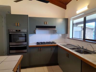 10 Tarwhine Street, Tin Can Bay, QLD 4580, Australia