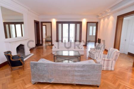 Av. Las Heras 1600, Recoleta, Capital Federal 00001, Argentina