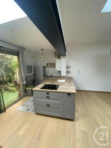 Bordeaux, Aquitaine 33800, Pháp