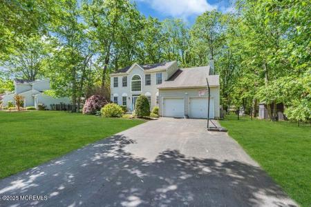 15 Coral Drive, Howell, Nova Jersey 07731, Estados Unidos