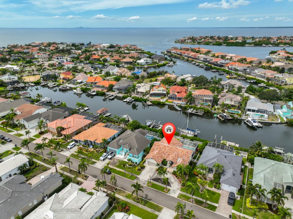 913 Allegro Ln, Apollo Beach, Florida 33572