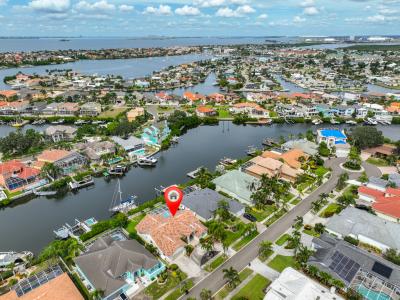 913 Allegro Ln, Apollo Beach, Florida 33572