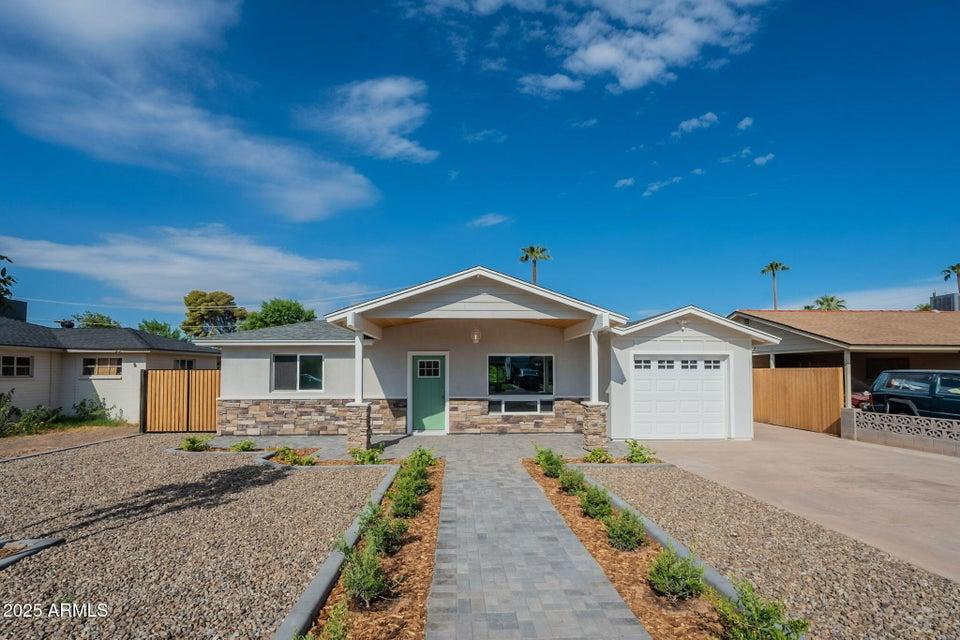 2814 N 51st St, Phoenix,, Arizona 85008