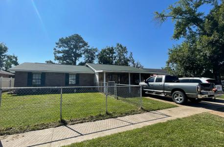 2107 Peach Street, Deridder, Louisiana 70634, USA