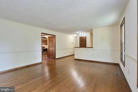 8332 Hilltop Avenue, Vienna, Virginia 22182, Stati Uniti