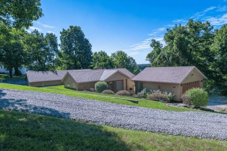74 Clearview Drive, Blue Eye, Missouri 65611, USA