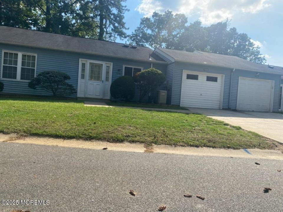 733B Chatham Lane, Manchester, 新泽西州 08759, 美国