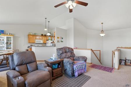 304 Freude Lane, Box Elder, 사우스 다코타 57719, 미국