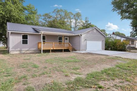 609 E North Street, Staunton, Illinois 62088