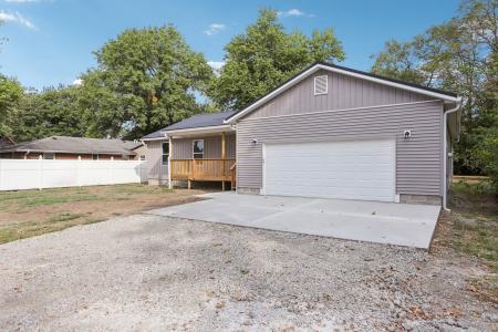 609 E North Street, Staunton, Illinois 62088