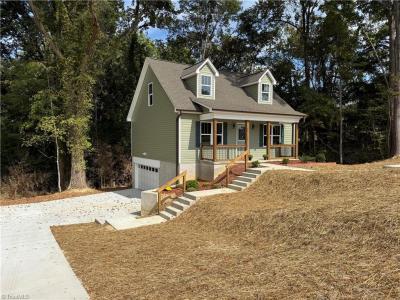 30 Culbreth Avenue, Thomasville, NC 27360, USA