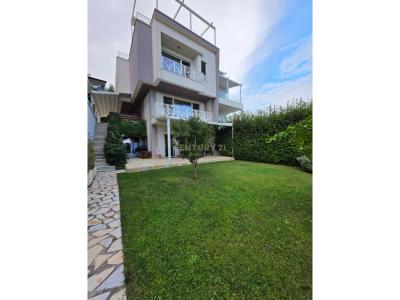 Liqeni i Farkës, Tirana, Albania