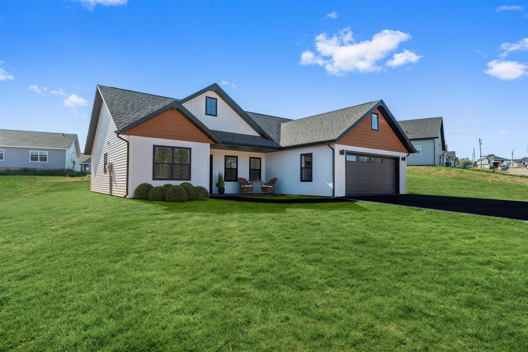86 STANMOL DRIVE, West Royalty, Prince Edward Island C1A 1V5, Canada