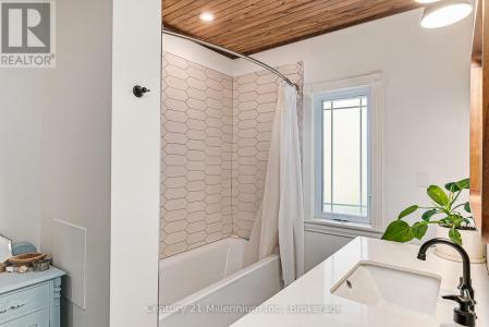 285 MAPLE STREET, Collingwood, Ontario L9Y 2R3, Canadá