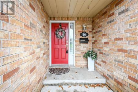 40 FRANCES AVENUE, Hamilton (stoney Creek), Ontario L8E 5V6, Canada