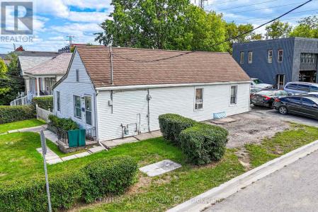 1171 ROSELAWN AVENUE, Toronto (briar Hill-belgravia), Ontario M6B 1C5, Canada