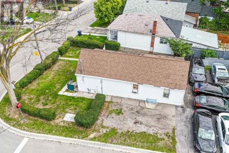 1171 ROSELAWN AVENUE, Toronto (briar Hill-belgravia), Ontario M6B 1C5, Canada